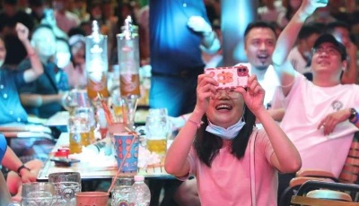 啤酒节气氛组上线！青岛啤酒花园人气值拉满