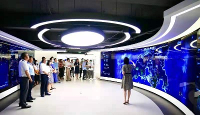 青島市大數(shù)據(jù)局聯(lián)合市南區(qū)大數(shù)據(jù)局開展“轉(zhuǎn)作風(fēng)、強(qiáng)能力、促發(fā)展”主題黨日