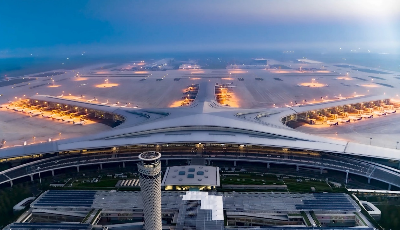 胶东机场转场一周年：旅客、车流量均逾百万次 海信智能交通持续保障