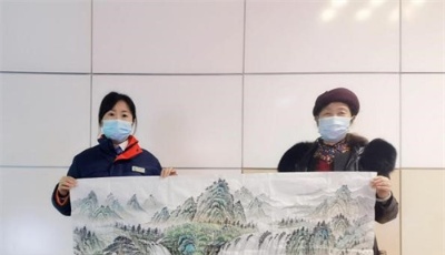 她用180天创作1.5米画作，只为一个“地铁之约”