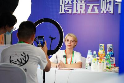 同比增长73.2%！跨境电商企业赶订单 扩产能