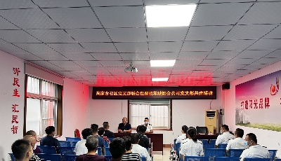 践行志愿活动 共创文明城市 温馨校车开展创建文明城市志愿服务活动