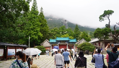 暑期游收官！嶗山風(fēng)景區(qū)7、8月累計(jì)接待游客量145萬(wàn)人次