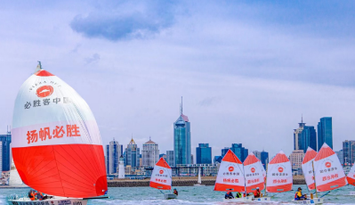 打卡“扬帆必胜”主题餐厅 帆船少年遇见榜样的力量