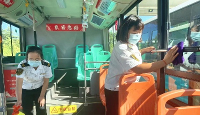 青岛温馨巴士启动“三色旗假期护航”模式