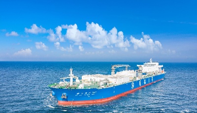 “国信1号”工船养殖深海野游大黄鱼起鱼上市