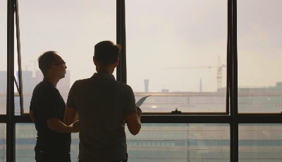 思想的力量丨追光的十年