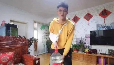 山东好人经济：居民楼深夜突起火，为救人毅然勇上前