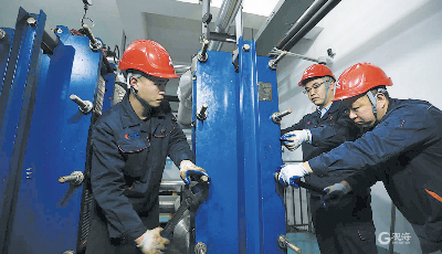 青岛全市供换热站设备已达正常使用状态，年底集中供热面积达3.35亿平方米