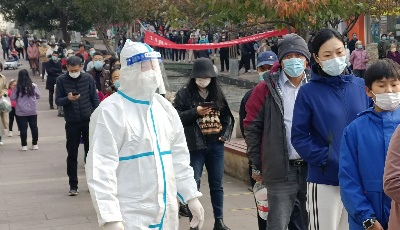 王洪波：三赴抗疫一线的17年老兵