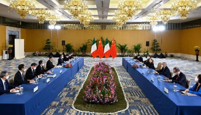 习近平会见意大利总理梅洛尼