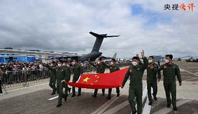 【央视快评】争做有理想 敢担当 能吃苦 肯奋斗的新时代好青年