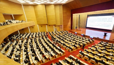 学习贯彻党的二十大精神中央宣讲团报告会在济南举行