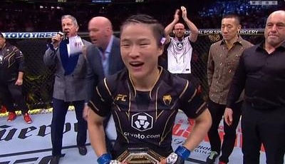 重返巅峰！张伟丽夺回UFC世界冠军金腰带