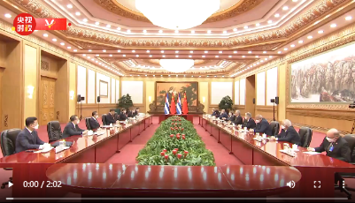 习近平：携手并进 不断深化新时代中古关系