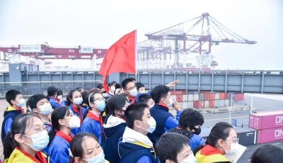 青島市少先隊開展“學習二十大 永遠跟黨走 奮進新征程”紅領巾研學活動