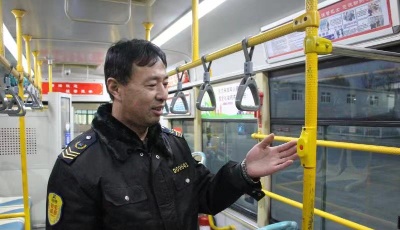 温馨相伴与爱同行 青岛温馨巴士助力残障人士出行
