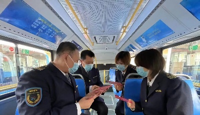 “一路相伴”文明實(shí)踐號(hào)化身“青年大講堂”服務(wù)先鋒話文明