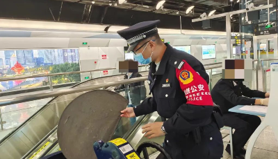 【守护万家团圆平安】日巡两万多步，护送八万多名地铁乘客平安出行