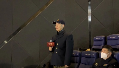 《流浪地球2》来青路演  青岛市军休服务中心军休干部受邀与主创互动 