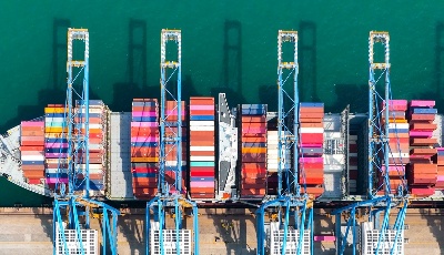 山东港口青岛港打造中国式现代化智慧绿色港口样板