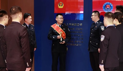 山东出入境边防检查总站日照边检站基层执勤队深入学习总站首届“十佳边检卫士”张凯一同志先进事迹