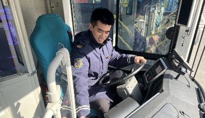 青岛温馨巴士上添计时“神器”