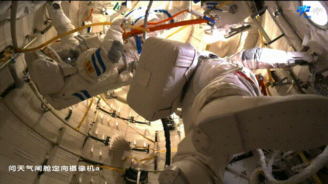 神十五乘组，首次出舱，圆满完成！