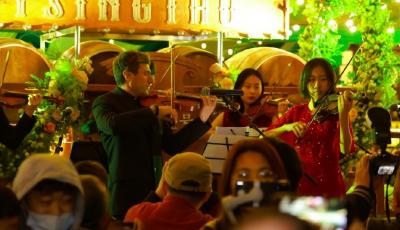 和一杯啤酒一起，去看“更新”的青岛