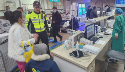 雷锋精神代代传 崂山交警护民安