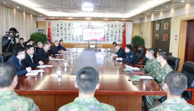 青岛市军休服务中心走进海军部队共叙海军情