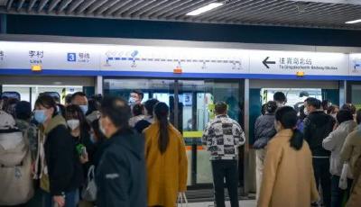 青岛7条地铁，9条公交，延时服务！