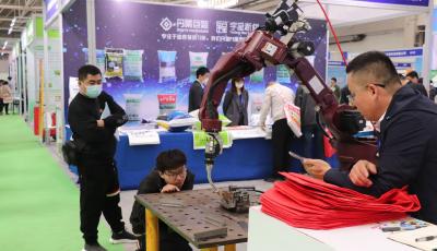 优化营商环境  以会为媒促发展