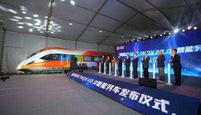 中车四方股份公司自主研制  我国新型城际市域智能列车在青岛问世