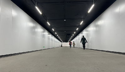 辽阳路快速路更“丝滑”了！青岛劲松八路过街地道启用，行人过街少走800米