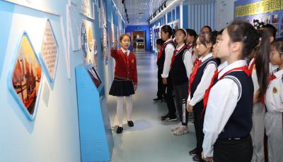 青島市南區(qū)舉行“藍海嘉園 逐夢深藍”海洋研學活動 