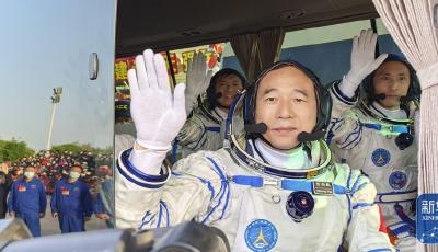 神舟十六号载人飞行任务航天员乘组出征仪式在酒泉卫星发射中心举行