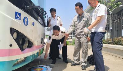 靶心定位  过单边桥  青岛温馨巴士驾驶员节能“绝技”大比拼