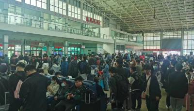 五一小长假青岛西海岸汽车东站发送旅客1.4万人次