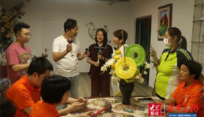 青岛“网红天团”走进“天使之家” 超强主播现场“开麦”为爱续航