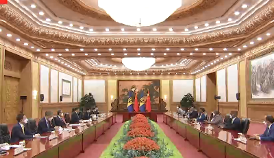 独家视频丨习近平：欢迎巴方搭乘中国发展“快车” 构建更紧密中巴命运共同体