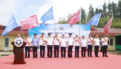 青岛沿海公交6路线开出“禁毒先锋号”