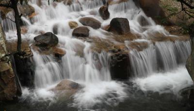高清美图：雨后“九水十八潭”宛如人间仙境