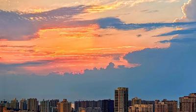 仲夏 青岛雨后晚霞绚丽如画