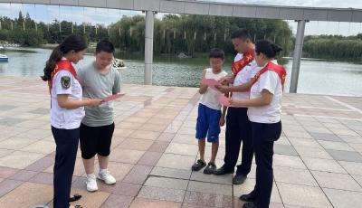 青島溫馨校車開展“文明旅游 安全相伴”主題志愿活動