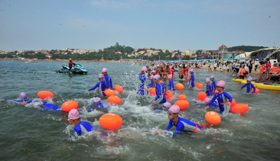 游泳高手竞逐汇泉湾！青岛市全民健身日系列活动之公开水域游泳公开赛举办