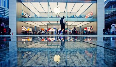 iPhone搅动即时零售“一池春水”：抢夺苹果销售权，美团、抖音、盒马、快手大混战