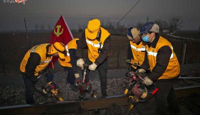 【央视快评】把主题教育探索的好经验好做法转化为长效机制