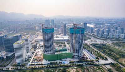 城市更新與城市建設(shè)重點項目！融發(fā)大廈裙房完成封頂