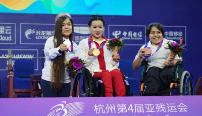 郭玲玲獲得亞殘運會舉重女子41公斤級金牌